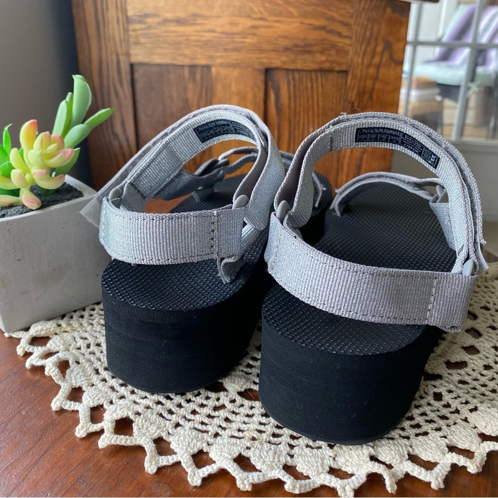 Teva Flatform Universal Wedge Platform Silver Sandals size 7 - Picture 11 of 14